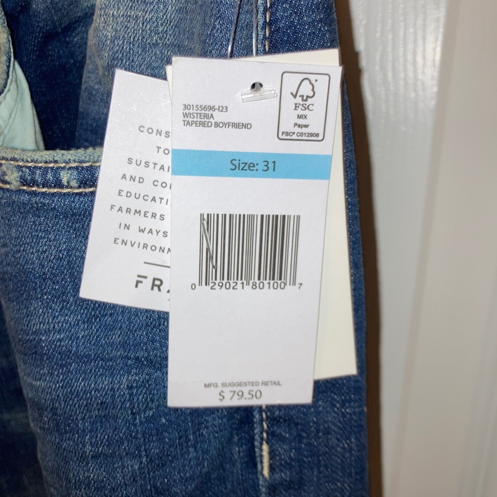 Frayed Tapered Boyfriend Jeans - Picture 3 of 7
